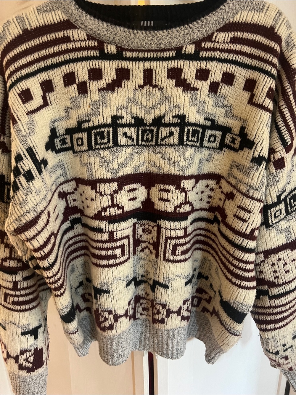 Awesome vintage bohemian Knit Crewneck Sweater in Cream and Burgundy sz L